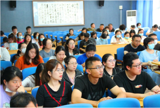 青岛国开第一中学召开6月份工作阶段性推进会 青岛国开第一中学